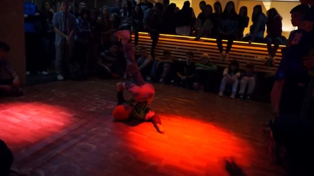 ROCKET Breakdance 2x2 смотреть онлайн
