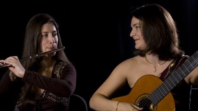 Fauré: Pavane by Krisztina Weidemann-Tóth (flute) and Orsika Tóth (guitar) смотреть онлайн