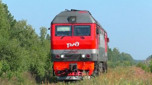 «На просторах малодеятельной линии». ТЭП70БС-064 с приветливой бригадой следует резервом