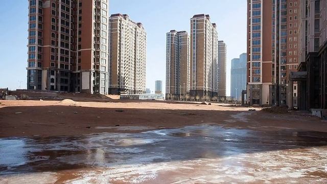 Огромный "мегаполис" в котором нет ЛЮДЕЙ... Город "призрак" в Китае... смотреть онлайн