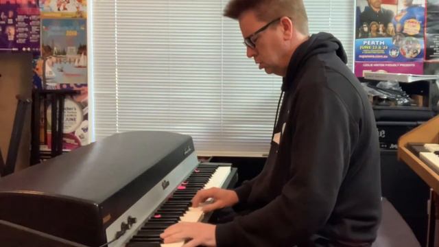 My Fender Rhodes seventy three piano I Craig Hewitt смотреть онлайн