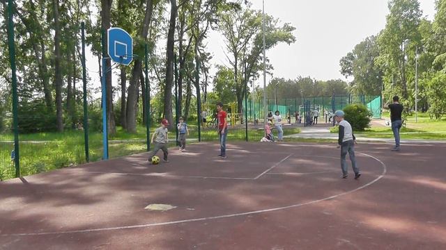 10.06.2017 Глухие играют в волейбол в парке 06725 смотреть онлайн