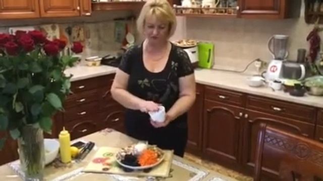 Салат с черносливом и сухариками "Праздничный". смотреть онлайн