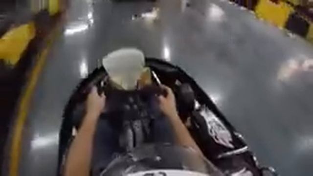 Experiencia en Go-Kart Mania смотреть онлайн