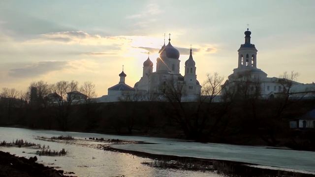 Церковь Покрова на реке Нерль - разлив (надувай лодку, уже пора!) смотреть онлайн