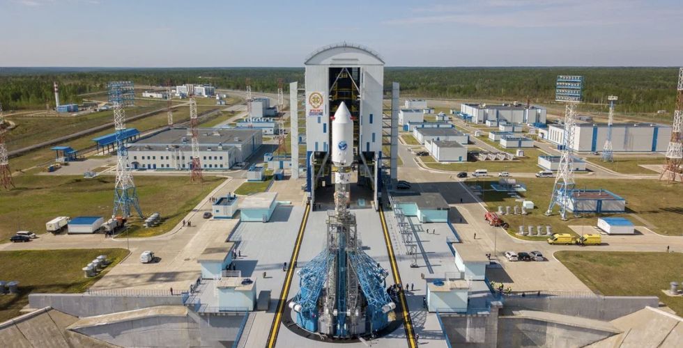 Ракета «Союз-2.1а» со спутником «Кондор-ФКА» вывезена на стартовый комплекс Восточного смотреть онлайн