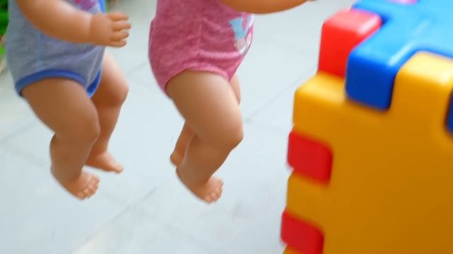 Hickory Dickory Dock +More Nursery Rhymes Kids Songs