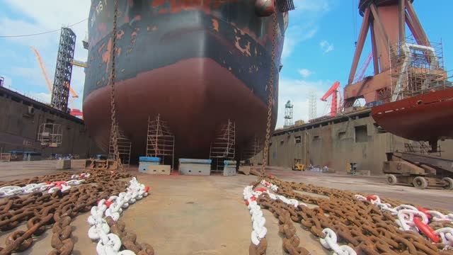 Танкер в Сухом Доке ( Танкер в заводе)