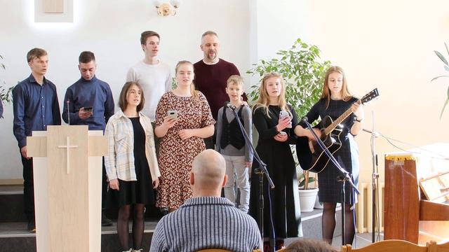 "За любовь, за милость, за спасение благодарность Ты прими от нас" _пение молодежи смотреть онлайн