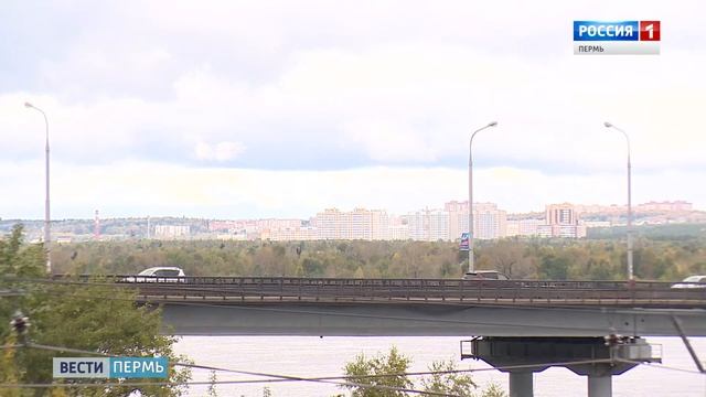 На Коммунальном мосту началась установка системы безопасности смотреть онлайн