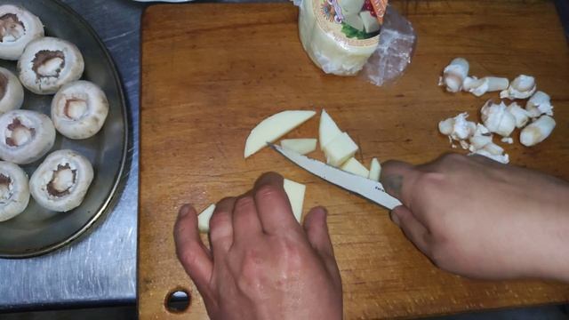 Грибы с сыром Сулугуни и кунжутом за 15 минут Очень быстрая горячая закуска с двух ингредиентов смотреть онлайн