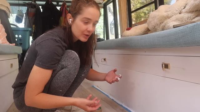 Living in a school bus in the rocky mountains смотреть онлайн