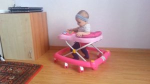 Ходунки для ребенка! Ангелина начала делать первые шаги в ходунках! Baby walker!