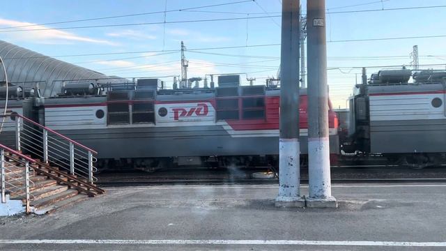 "Тройник!" Электровоз ВЛ80С - 1876/2155Б а грузовым поездом на станции Вологда-I смотреть онлайн