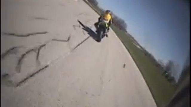 Crash with a Honda VFR800 at Putnam смотреть онлайн