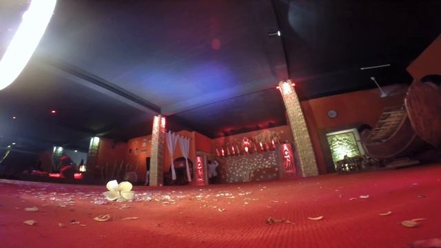 народная кхмерская музыка в баре Темпл смотреть онлайн