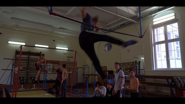 Лютый псих на турнике (Страшно смотреть) смотреть онлайн