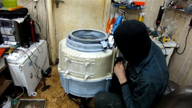Замена подшипника в стиральной машине Siemens часть 2 смотреть онлайн