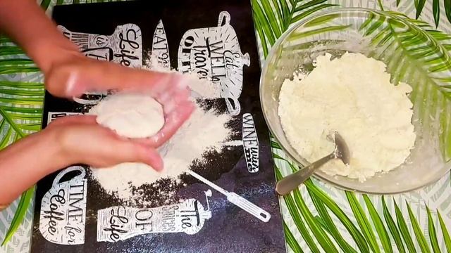 Сырники. Сырники с манной крупой. Самый вкусный рецепт сырников. смотреть онлайн