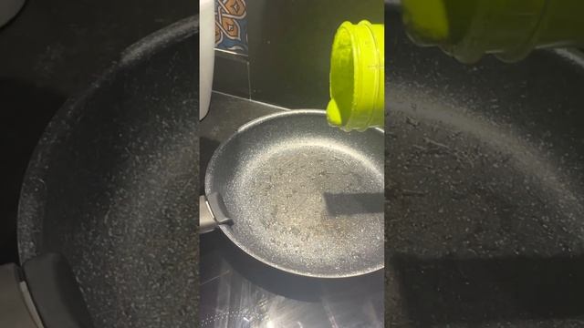 Crêpe d’épinards au basilic смотреть онлайн