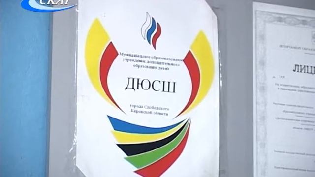 ФИЗКУЛЬТУРА В 90 ЛЕТ: МАРГАРИТА ВЕДЕРНИКОВА ТРЕНИРУЕТСЯ НАРАВНЕ С МОЛОДЕЖЬЮ смотреть онлайн