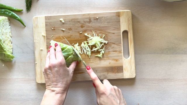 Салат из капусты, яблока и моркови / Овощной салат с горчично-медовой заправкой смотреть онлайн