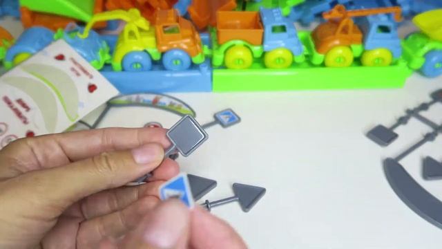 Игровой набор KNOPA "Автодорога с машинками и дорожными знаками" | Конструктор трек дорога 4,5 м смотреть онлайн