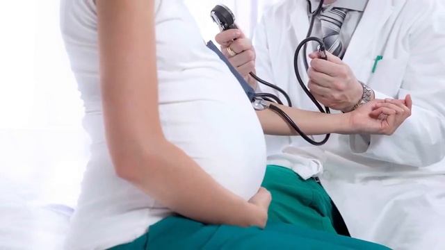 РАЗВИТИЕ МАЛЫША ВО ВРЕМЯ БЕРЕМЕННОСТИ | Что чувствует, видит и слышит ребенок в утробе матери