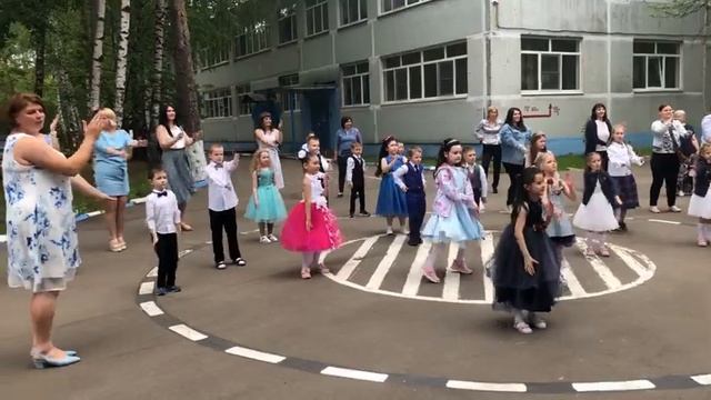 Флешмоб выпускников 2021 года МДОУ №3 "Сказка" смотреть онлайн