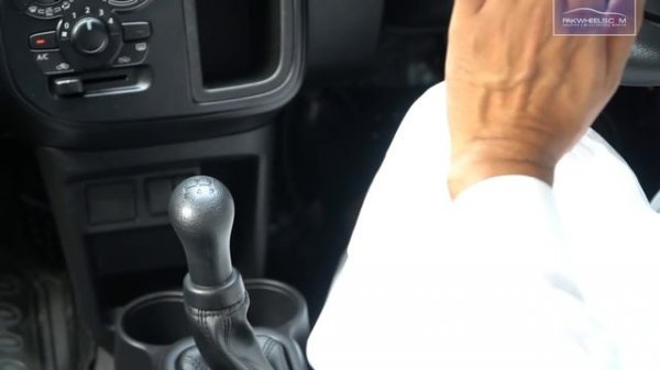 How To Drive a Manual Car | Tips | PakWheels
