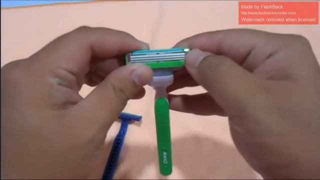 Disposable Razor vs Gillete Mach3 смотреть онлайн