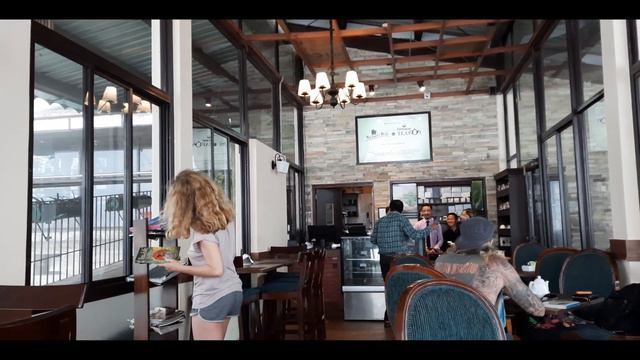 Margaret's Deck Tea Lounge (Goodricke Tea Pot) | Kurseong | Darjeeling смотреть онлайн