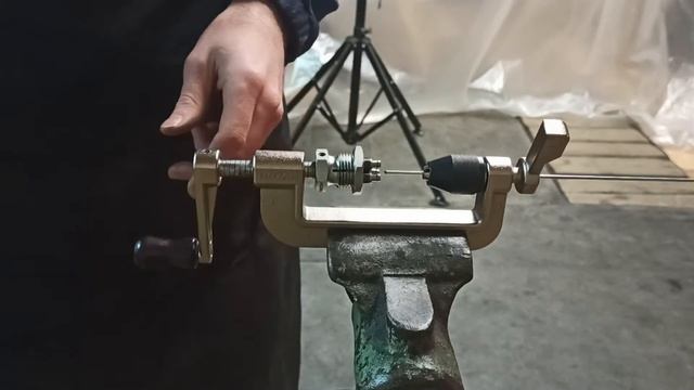 Обзор на станок для накатки резьбы на спицах Hozan C 702 смотреть онлайн