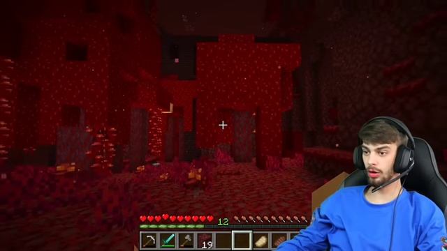 Minecraft but every second there is complete chaos смотреть онлайн