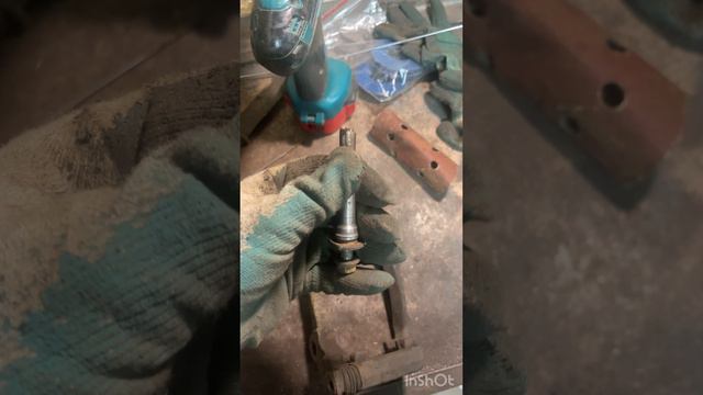 Закисшие направляющие суппорта