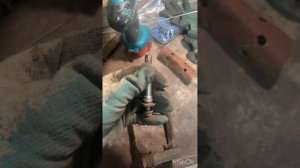 Закисшие направляющие суппорта