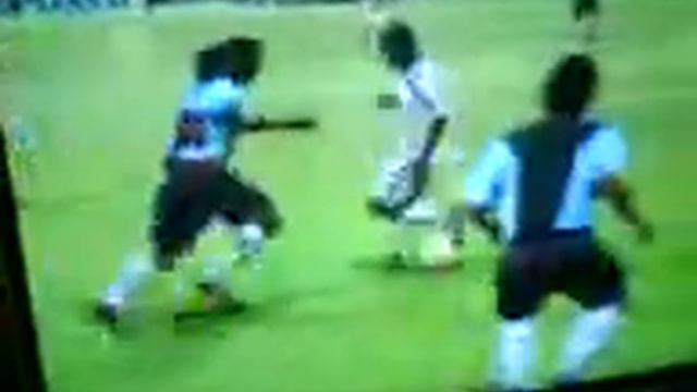 Robinho vs Ronaldinho FIFA 06 смотреть онлайн