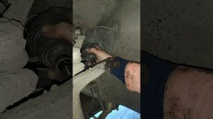 Порядок снятия наконечника и рулевой тяги Passat B5 (без спецключа)