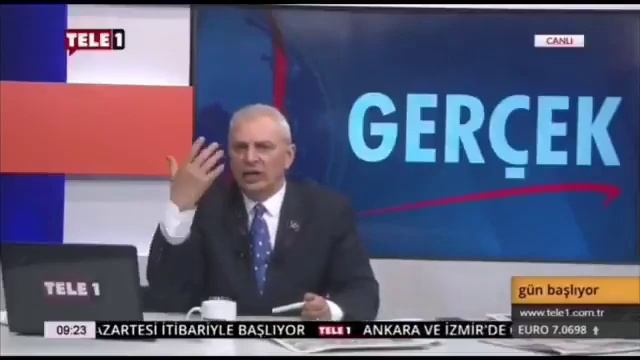 Can Ataklı'nın EBA TV'deki başörtülü öğretmen hakkında sözleri sosyal medyada gündem oldu смотреть онлайн