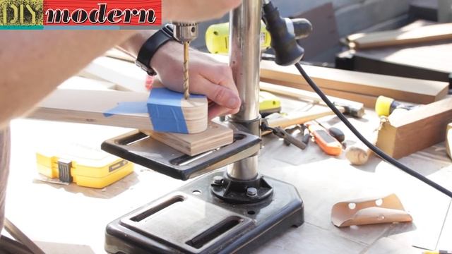 How to make a modern guitar stand смотреть онлайн