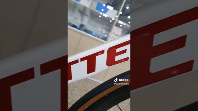 PhạmTuấn - Twitter Thunder - Tiếng sấm làm ta chao đảo -#0934091487 смотреть онлайн