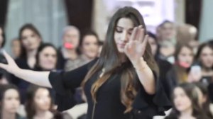 ЧЕЧЕНКА ТАНЦУЕТ ЛЕЗГИНКУ НА СВАДЬБЕ 2022