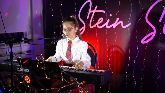 Anna Logačova - House of Memories (Cover Panic! At The Disco) смотреть онлайн