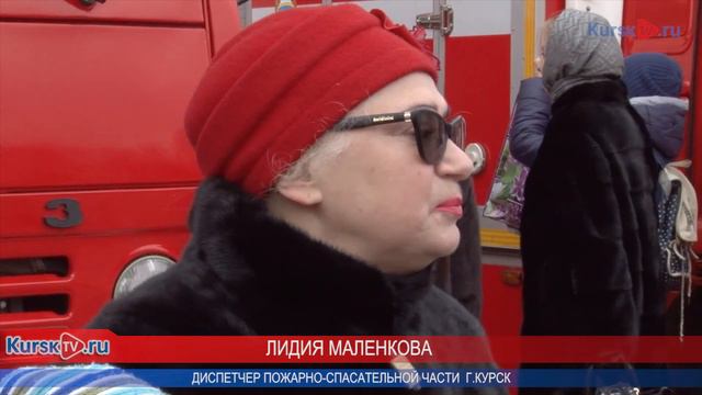 Пожарные помогают юным курянам определиться с выбором профессии