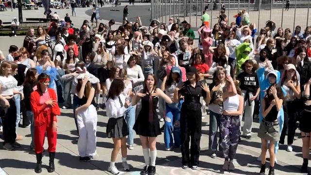2023 K-Pop Random Play Dance & Costume Contest (with CODE9) смотреть онлайн