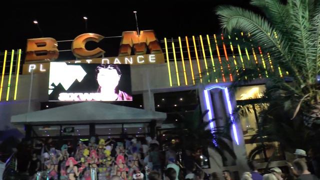Отель BH Mallorca, идём в BCM Planet Dance, Магалуф. Майорка смотреть онлайн