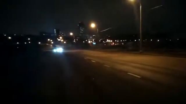 Mercedes-Benz Cl 215 55AMG vs Toyota Tundra смотреть онлайн