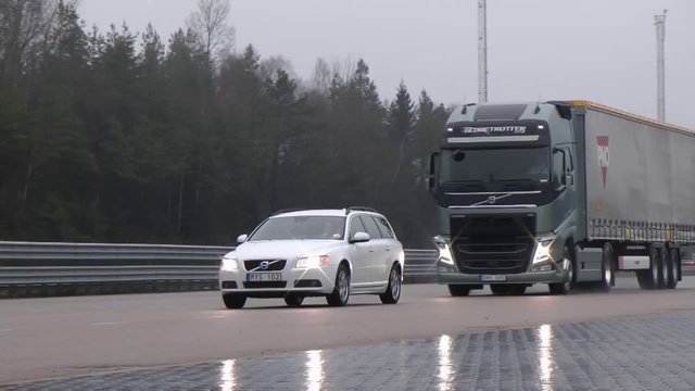 Volvo Trucks — Emergency braking смотреть онлайн
