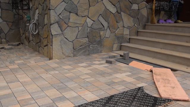 Тихая , безфасочная тротуарная плитка производства Штейнгот . смотреть онлайн