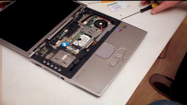 Notebook Fujitsu Siemens Amilo 7400 смотреть онлайн
